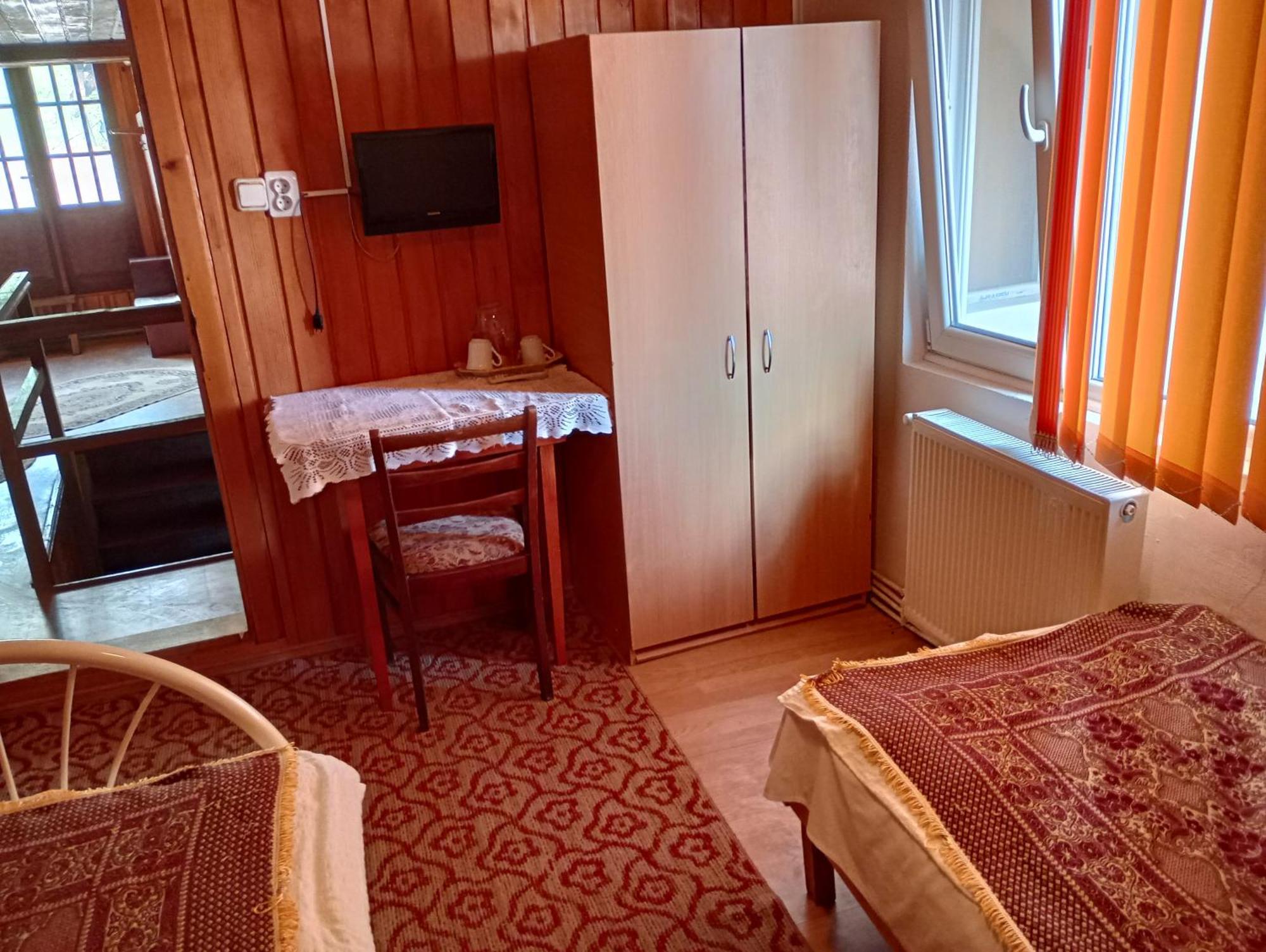 Pensiunea Irina 3 Zărneşti Exteriör bild