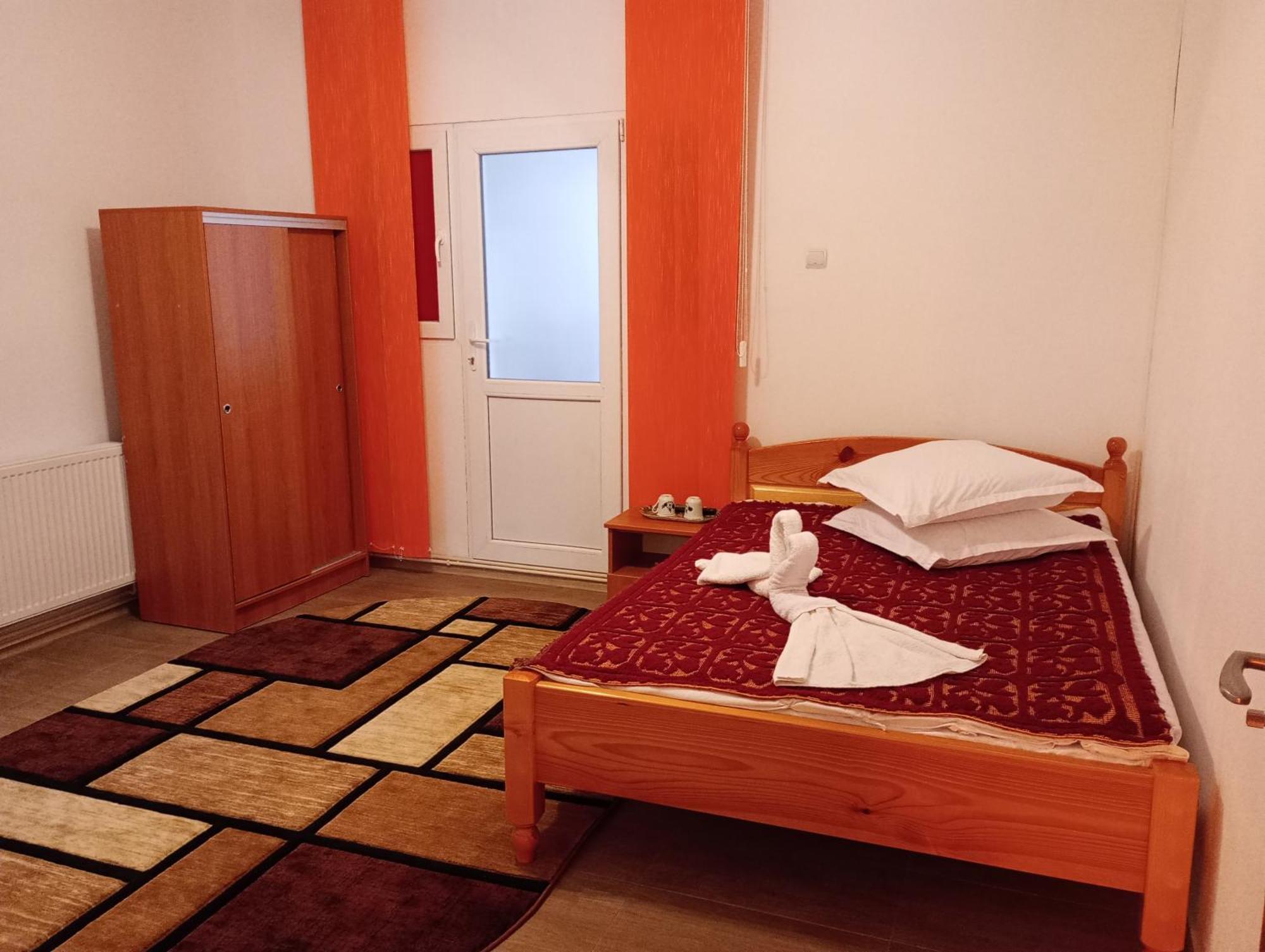 Pensiunea Irina 3 Zărneşti Exteriör bild