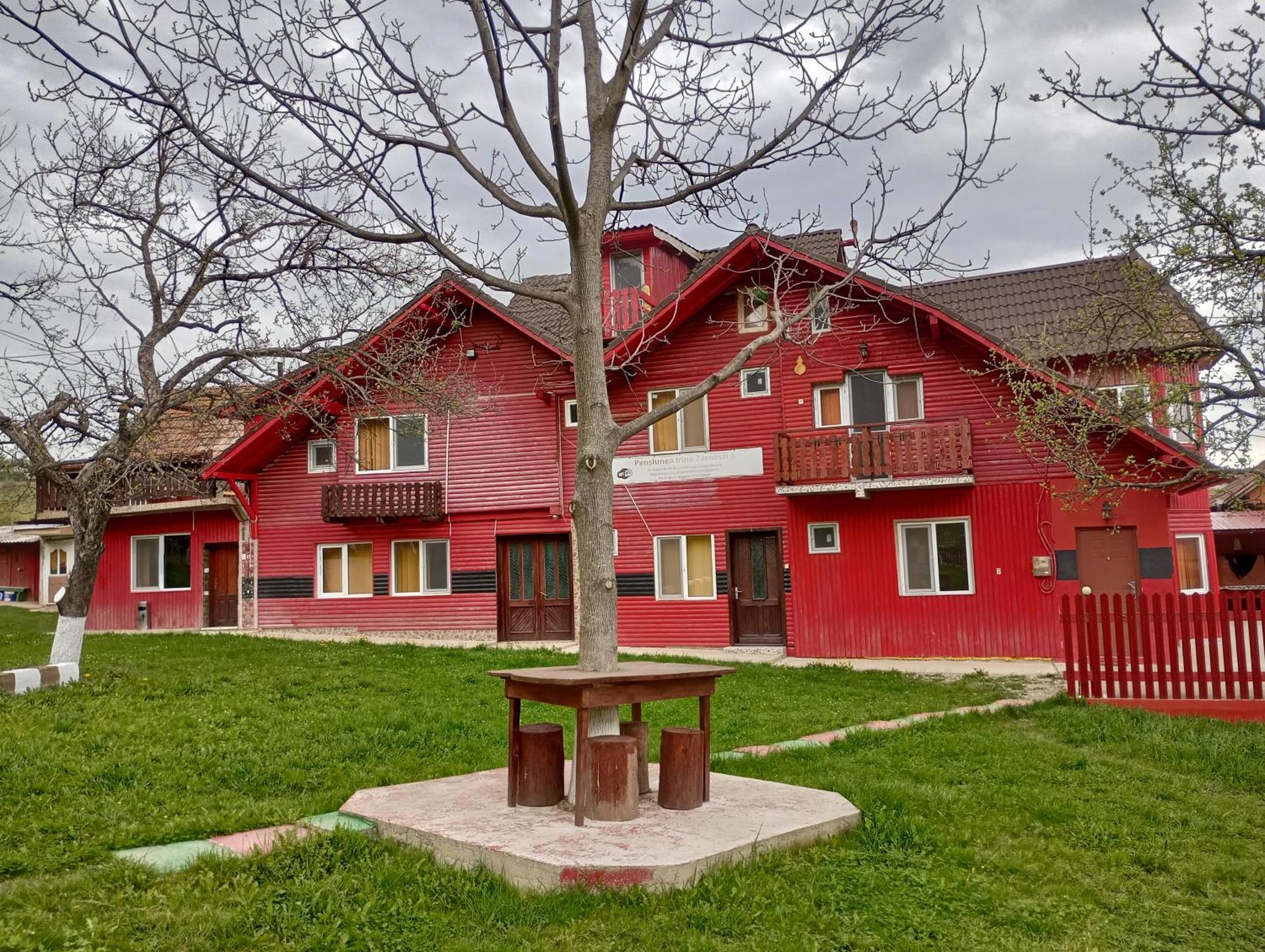 Pensiunea Irina 3 Zărneşti Exteriör bild